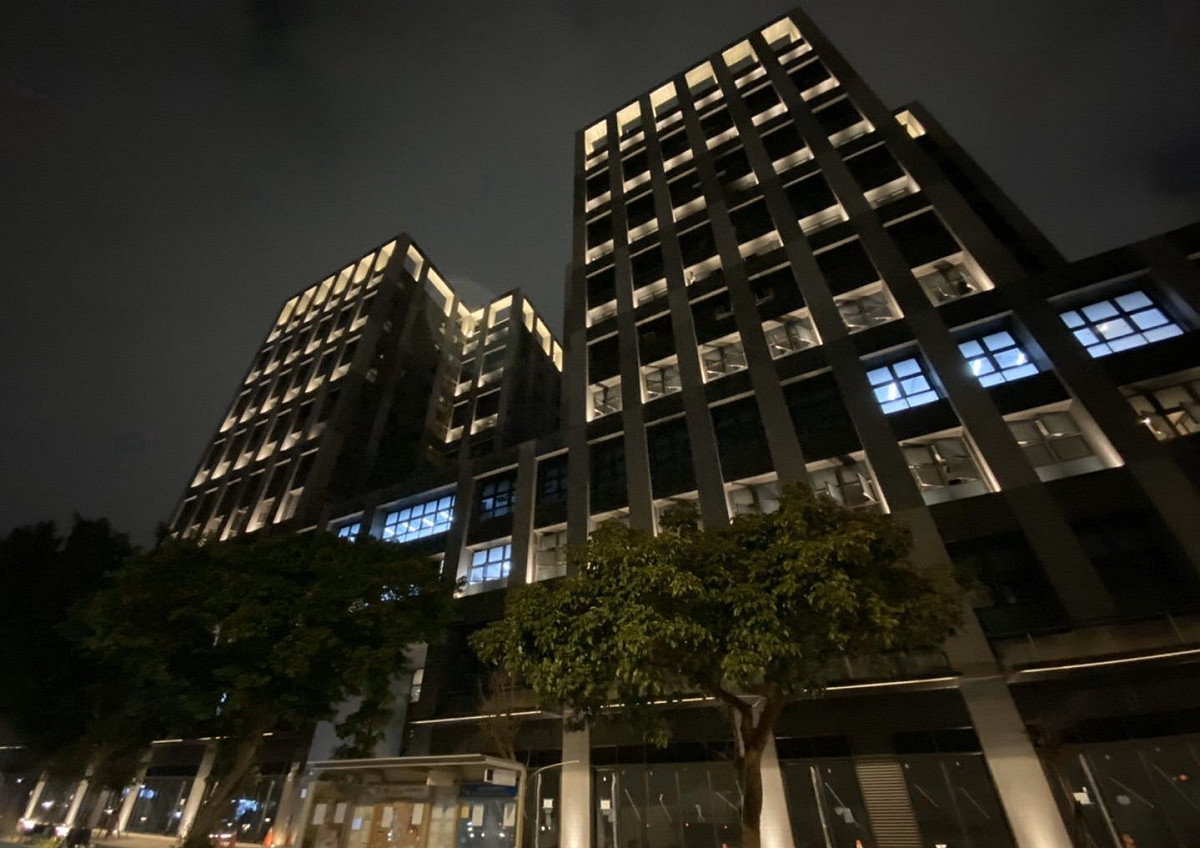 大龍市場12/13正式營運，大樓外觀採現代設計，外牆細部用日治時代傳統建材。 圖：台北市新工處／提供