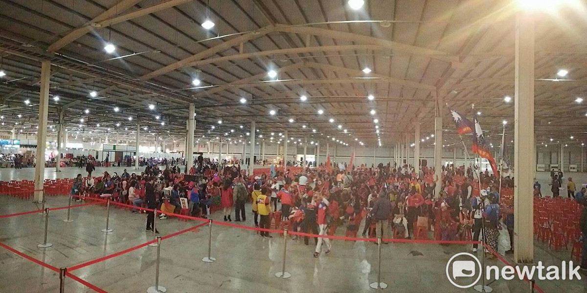 韓國瑜台中競總成立大會會場從下午開始就湧進人潮。 圖:唐復年/攝