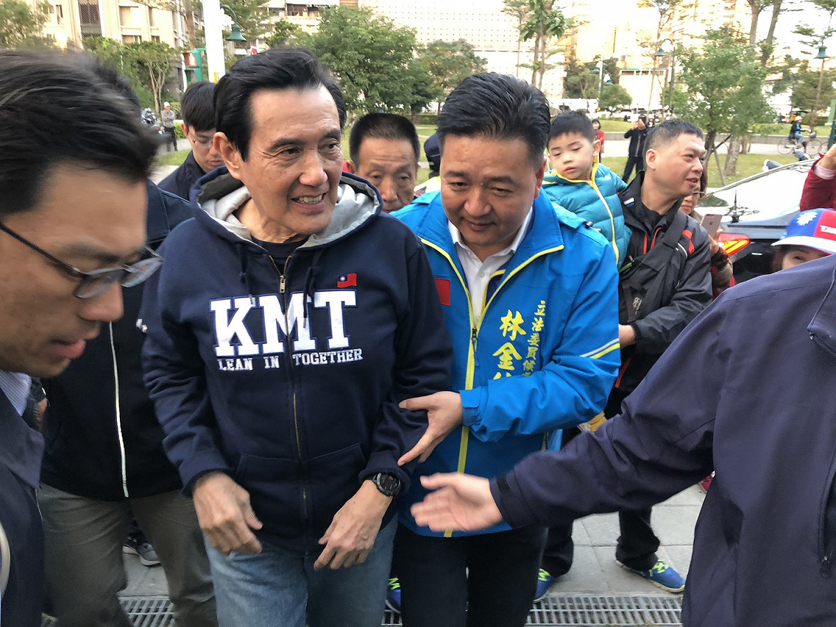 馬英九到新北輔選林金結，在三峽開出「補歌」支票。  圖／林金結提供