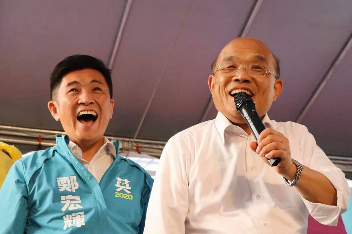 行政院長蘇貞昌15日至新竹市，替民進黨立委參選人鄭宏輝站台。 圖：翻攝自鄭宏輝臉書