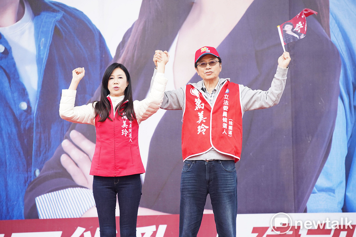 萬美玲競總成立當天，副總統候選人張善政率先到場力挺。 圖：林昀真/攝