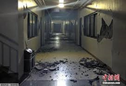 菲律賓官員表示，5人據信受困在民答那峨島（Mindanao）城鎮巴打打（Padada）南部貿易購物中心（Southern Trade Shopping Centre）瓦礫堆下，當地距離昨天地震震央約20公里。 圖 : 翻攝自中新網