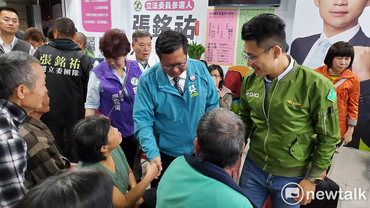 桃園市長鄭文燦今晚跨區為新北第11選區立委候選人張銘祐站台輔選。 圖：林昀真/攝