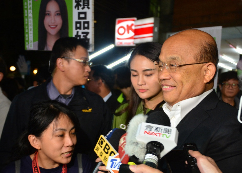 行政院長蘇貞昌16日晚間受訪表示，波特王連講中性的語言都不被允許，顯示民主自由開放的台灣是多麼可貴。 圖：中央社