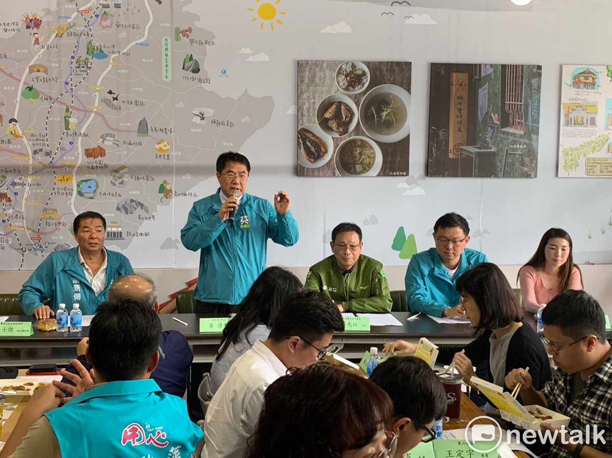 小英台南競選總部主委黃偉哲召開擴大組織會議，他表示，台南訂於1月5日舉辦一場全國最大造勢活動，且要贏得73%以上得票率。 圖：黃博郎／攝