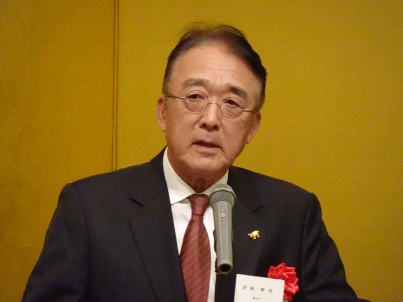 日本台灣交流協會前台北事務所代表沼田幹夫在東京以「日台關係的現狀與展望」為題進行演講時表示，今年1月2日，中國國家主席習近平「一國兩制」台灣方案的談話、6月香港「反送中」運動，讓總統蔡英文支持率暴增，是習近平送給蔡英文的禮物。 圖：中央社提供