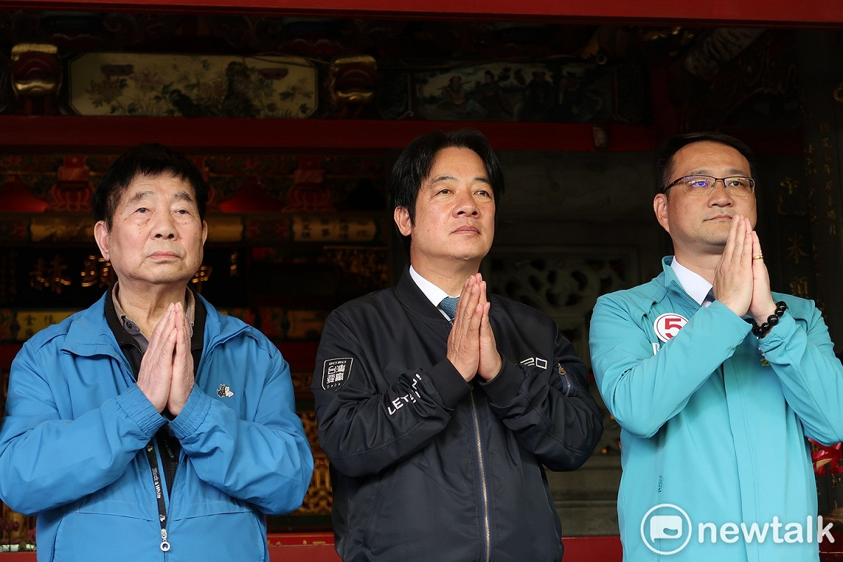 民進黨副總統候選人賴清德23日下午在台北市文山區立委候選人阮昭雄陪同下前往寶藏巖參拜。 圖：林朝億/攝