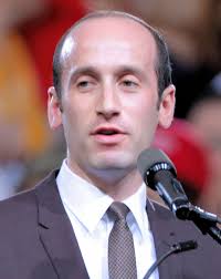 美國總統川普高級顧問米勒（Stephen Miller）是川普最激進的幕僚之一，以堅定捍衛反移民政策著稱。 圖 : 翻攝自維基百科