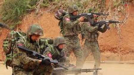 緬甸叛軍若開軍（Arakan Army）叛軍表示，布蒂洞鎮（Buthidaung）全國民主聯盟（NLD）主席耶登（Ye Thein）在23日緬甸政府軍攻擊叛軍時身亡。 圖 : 翻攝自youtube