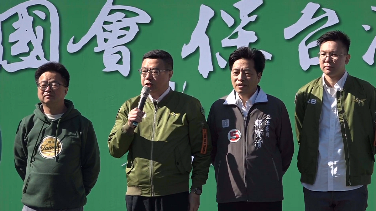 韓國瑜諷刺總統蔡英文「被新潮流架空」，民進黨主席卓榮泰怒嗆「沒有人可以架空人民選出來的總統！」 圖：翻攝自鄭寶清臉書直播