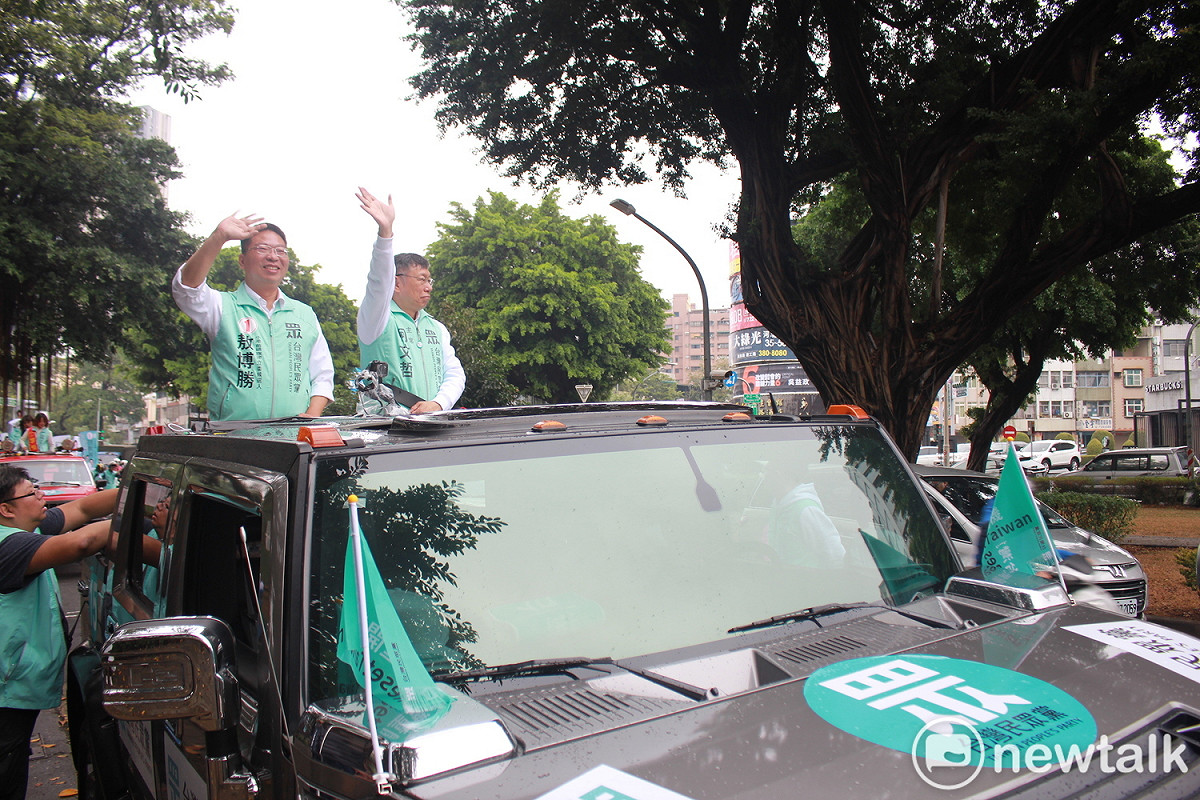 民眾黨主席柯文哲「南北眾貫線」車掃今日持續，今上午陪同黨籍立委候選人敖博勝掃選區。 圖：周煊惠 ／攝