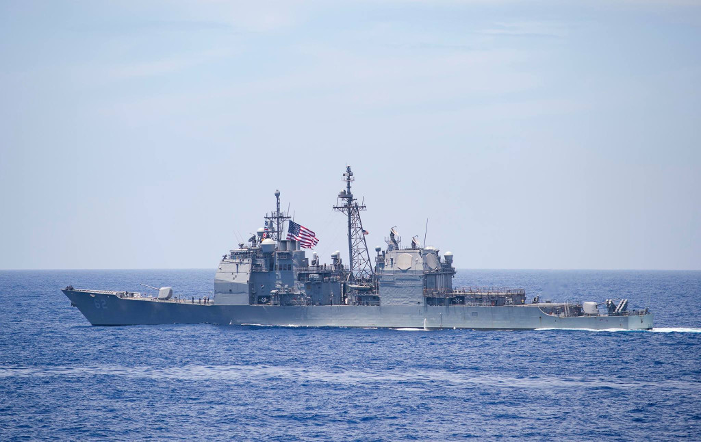 2018年7月航經台灣海峽的美軍神盾驅逐艦「班福德號」。 圖：取自USS Benfold (DDG 65)臉書