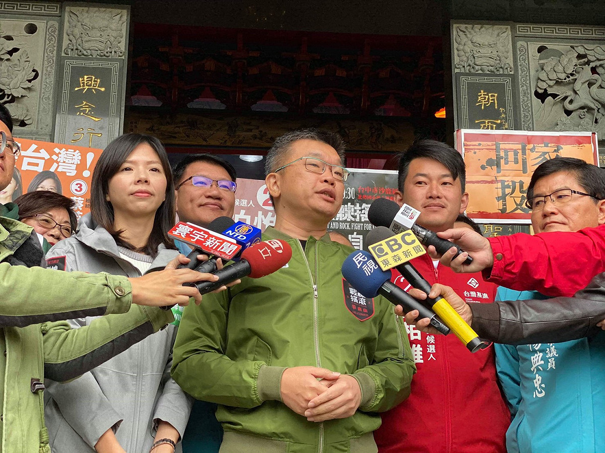 蔡其昌呼籲年輕人一定要返鄉投票。 圖：蔡其昌競總/提供