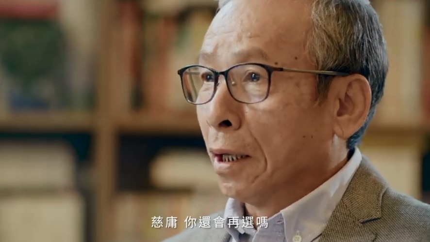 洪慈庸在臉書發文並分享「台灣歐吉桑」吳念真真情推薦的影片。 圖：翻攝洪慈庸臉書影片