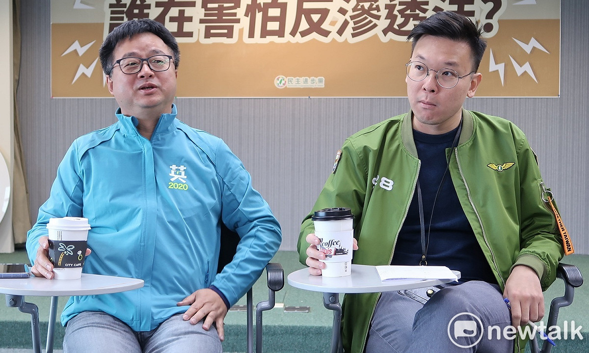 民進黨秘書長羅文嘉（左）與副秘書長林飛帆。 圖：林朝億/攝 (資料照片)