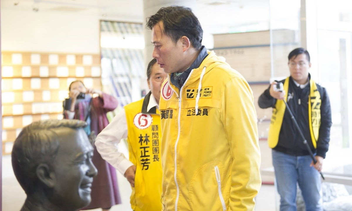 時代力量立委黃國昌1日前往宜蘭參觀陳定南紀念館。 圖：時代力量提供