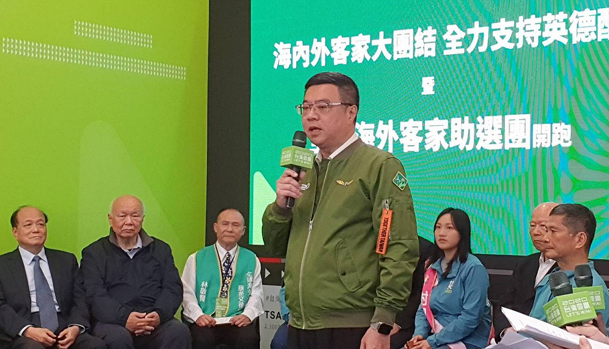 民進黨主席卓榮泰今（5日）坦言「那個汙染源在哪裡，我們也清楚，但是我們無力去對抗他」。 圖：民進黨提供