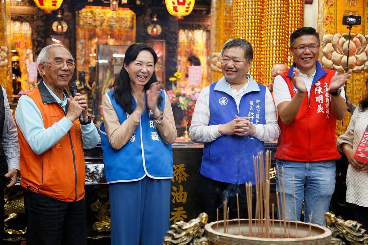 國民黨總統候選人韓國瑜妻子李佳芬，6日來到新莊為國民黨新北市第4選區立委候選人陳明義站台。 圖:翻攝自陳明義臉書