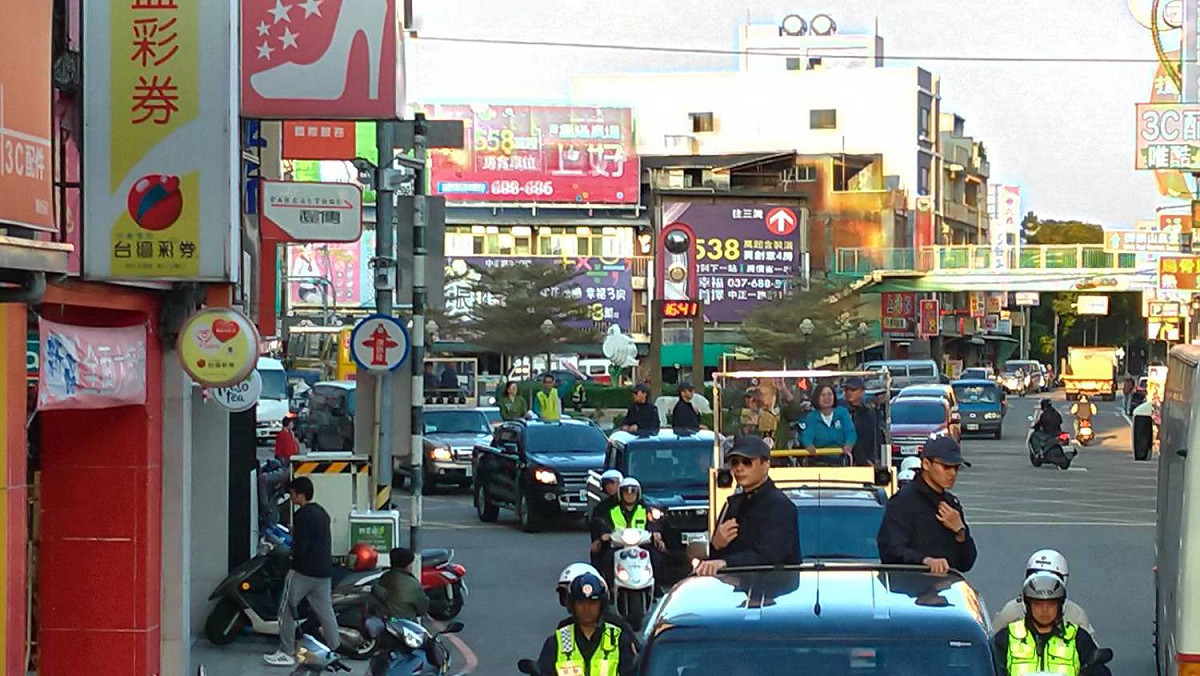 蔡英文車隊挺進艱困選情，支持者銳減。 圖:陳佩君/攝