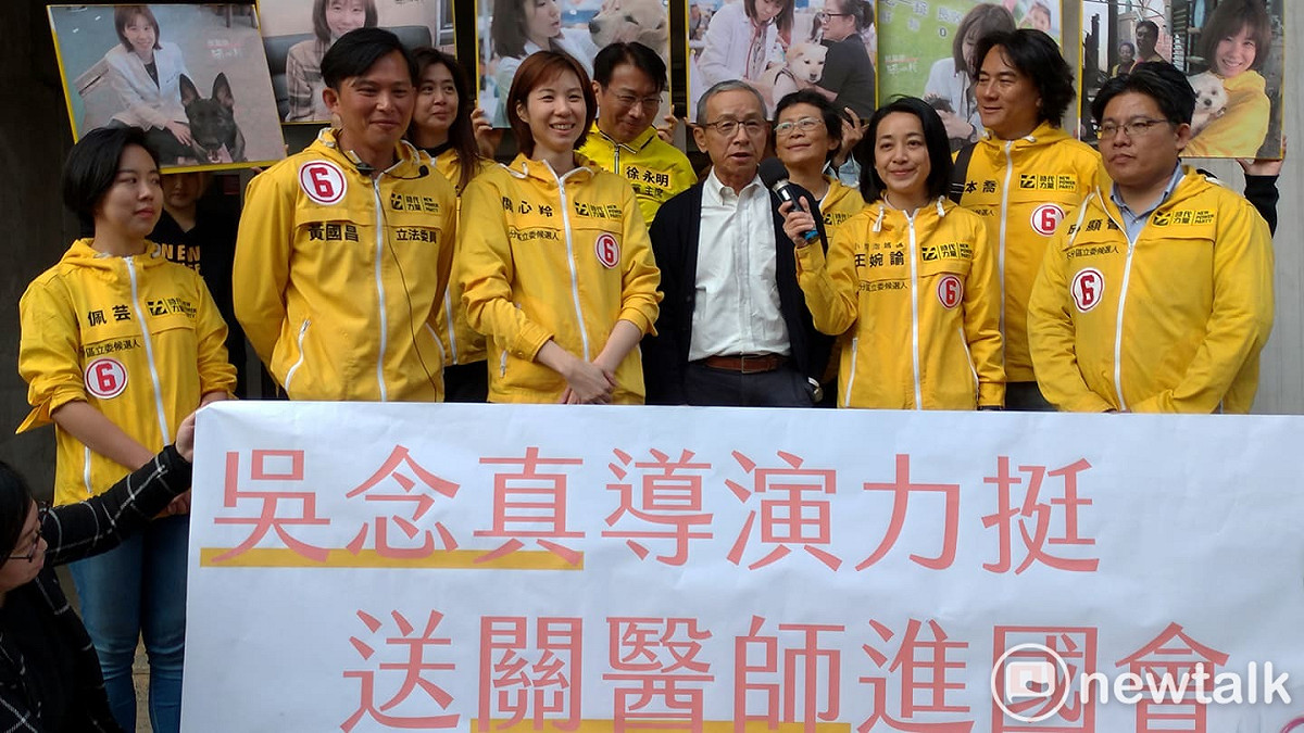 吳念真今天力挺關醫生進國會。 圖：陳佩君／攝