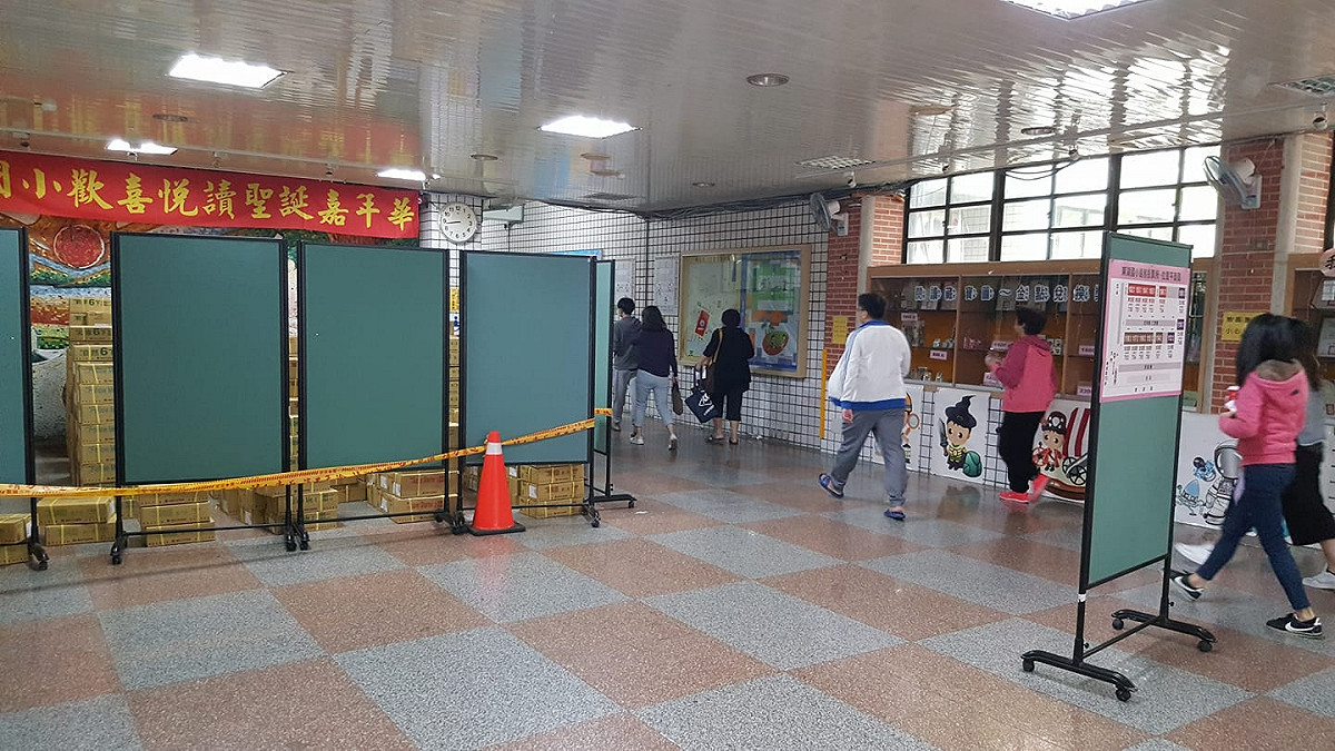 截至上午11時，東湖國小壅塞的情形已經排除。 圖：取自我是東湖人臉書社團（黃聖貴／攝）