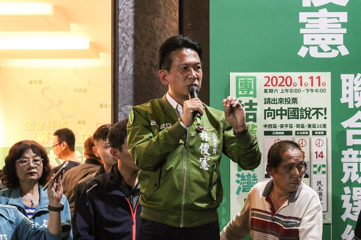 林俊憲發表當選感言。 圖：黃博郎／攝