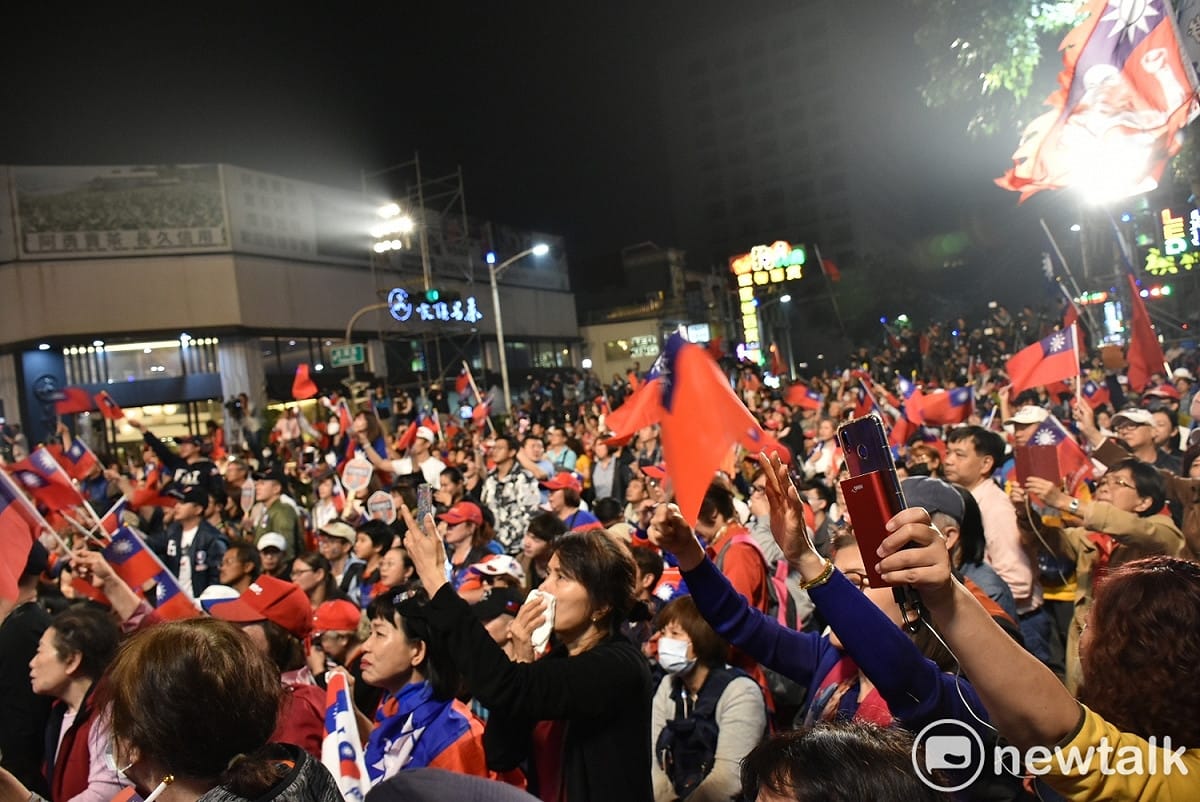 上萬支持者高呼「我挺韓，我驕傲」。 圖：孫家銘/攝