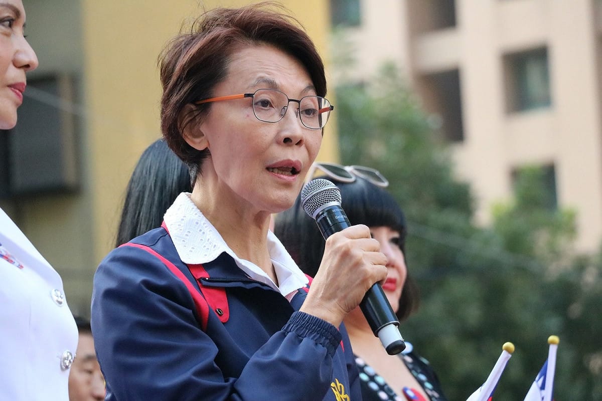 國民黨前立委黃昭順遭爆料「享特權」偷偷在高雄打疫苗。 圖：翻攝自黃昭順臉書