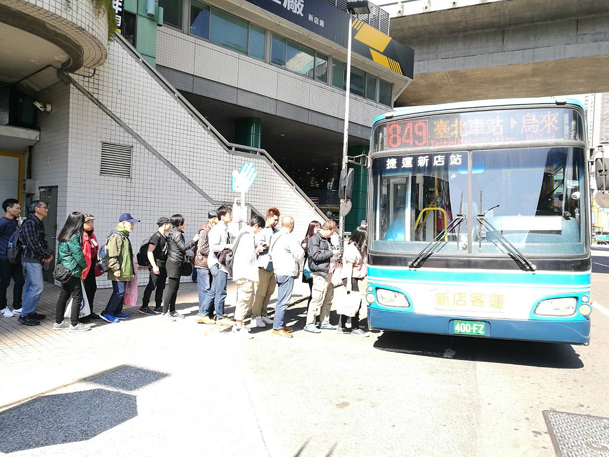 新北市交通局今（14）日表示，過年期間新北跳蛙公車將全面停駛。 圖：新北市交通局／提供
