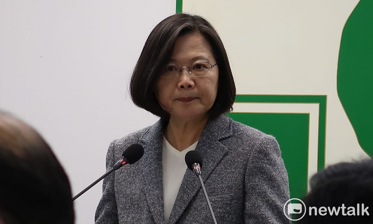 總統蔡英文今天赴中常會。 圖：林朝億/攝
