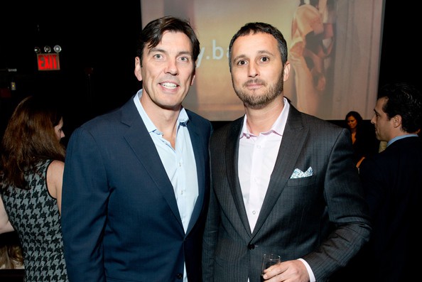 前 AOL 執行長 Tim Armstrong（左）與 Ran Harnevo（右）於 2013 年合照。 圖：取自 Zimbio