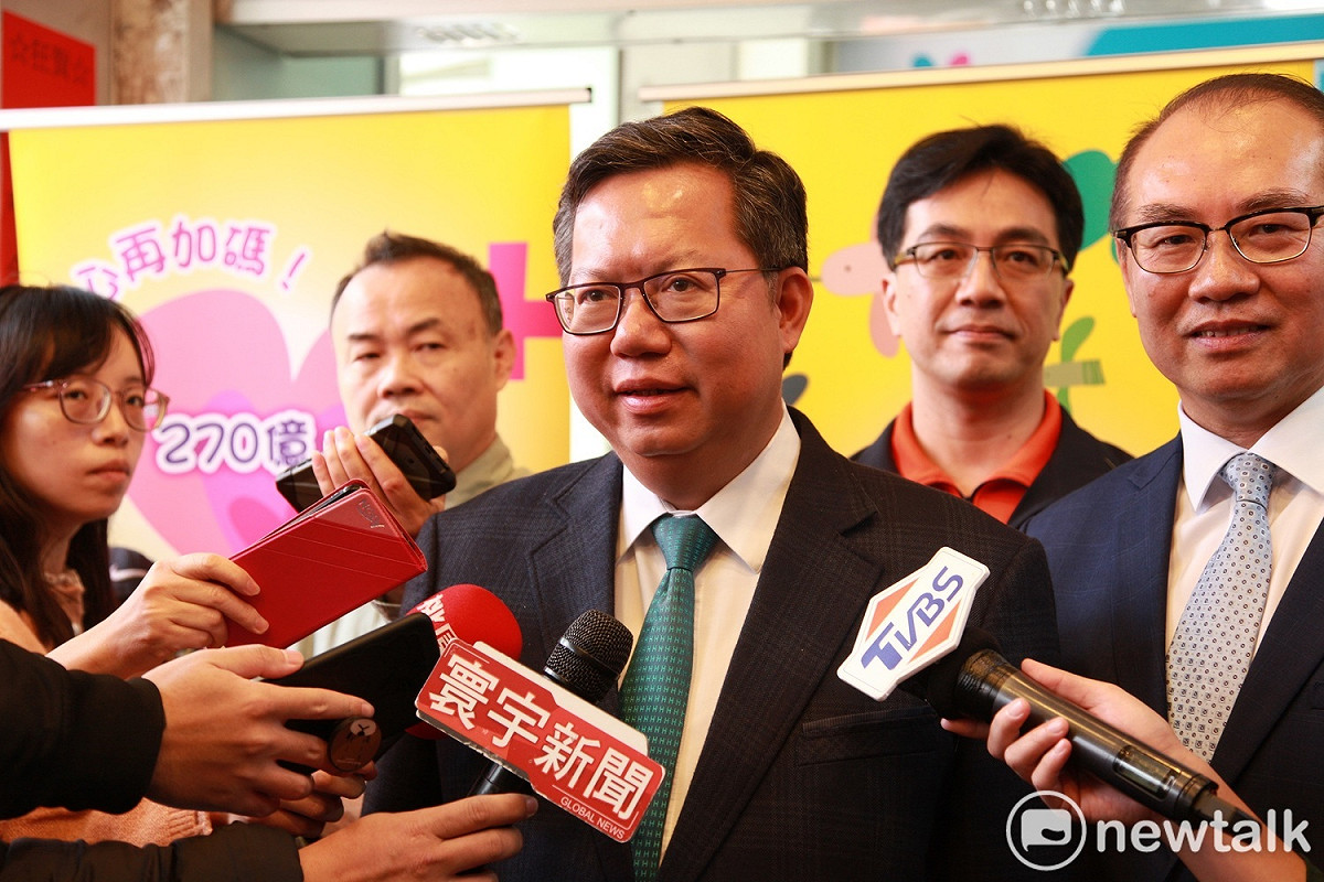 鄭文燦未正面回應是否接棒2024，要大家在過年時刻，把腦袋放空不要想太多。 圖：林昀真/攝