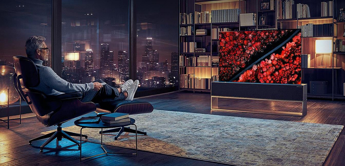 去年LG在美國CES電子消費者上首度發表螢幕可捲曲收納的電視Signature OLED TV R。 圖：截取自LG官網