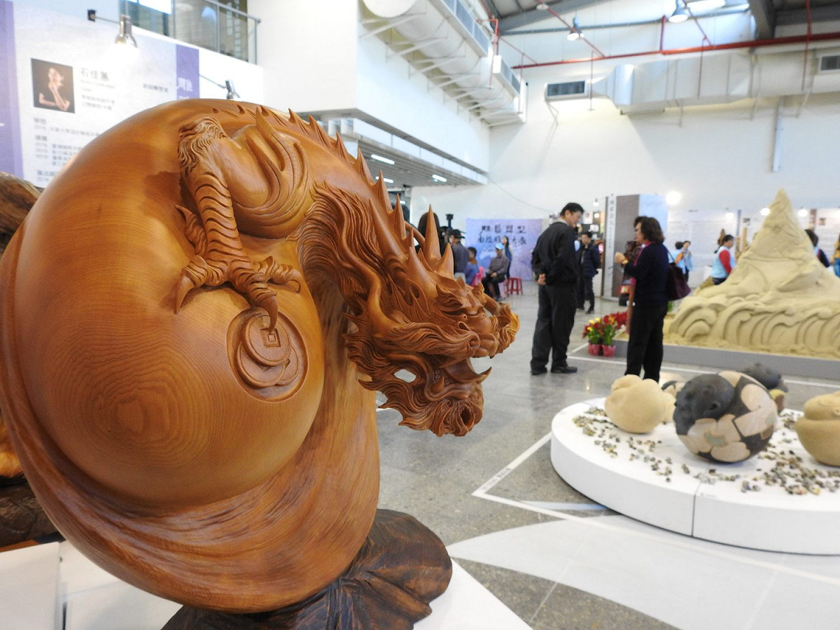 「雕藝塑型」南投雕塑大展已在南投縣會展中心開展。 圖：南投縣文化局/提供