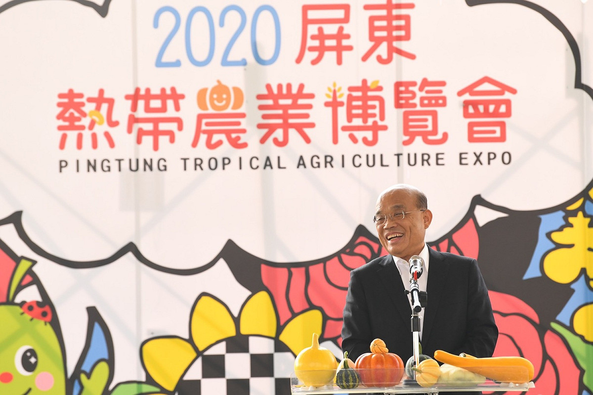 行政院長蘇貞昌表示選舉罷免是人民的權利，人民要行使各種權利，政府都會妥善因應。 圖為上午出席「2020屏東熱帶農業博覽會開幕儀式」。  圖：行政院/提供