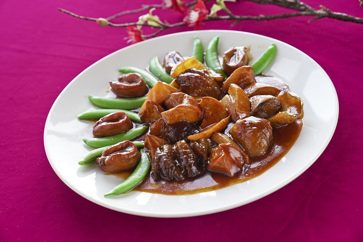 富貴利鮑燒婆參。 圖：台中福華/提供