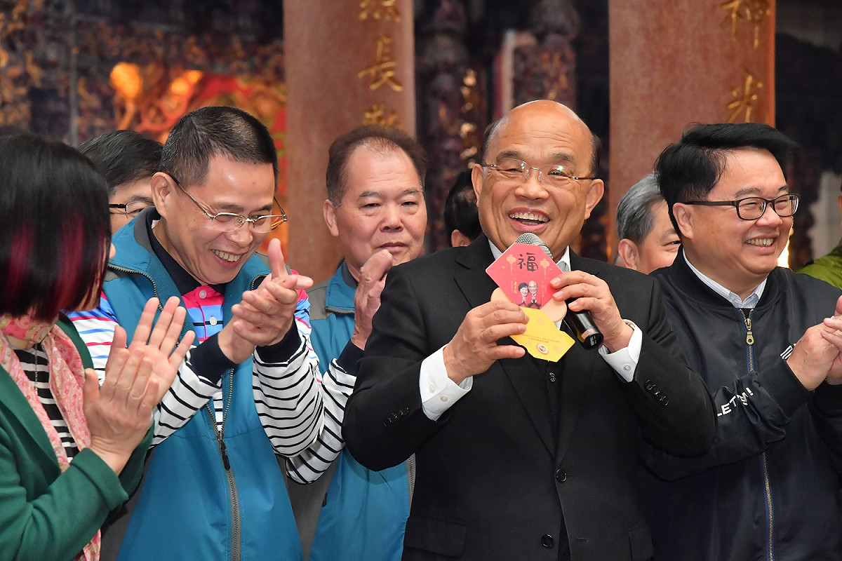 行政院長蘇貞昌今（19）日上午昭德宮參拜祈福。 圖：行政院提供