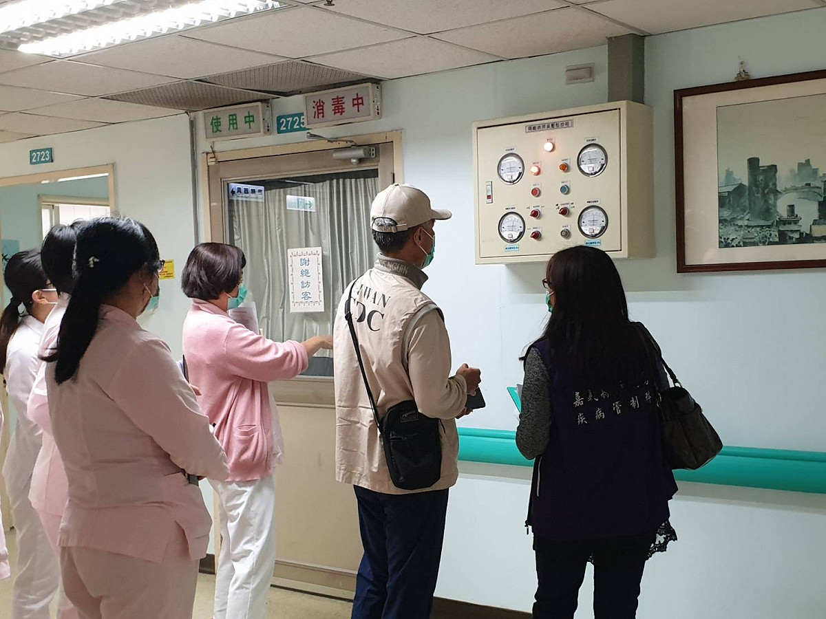 嘉義縣政府衛生局盤點轄區內負壓隔離病房。 圖：嘉義縣政府/提供