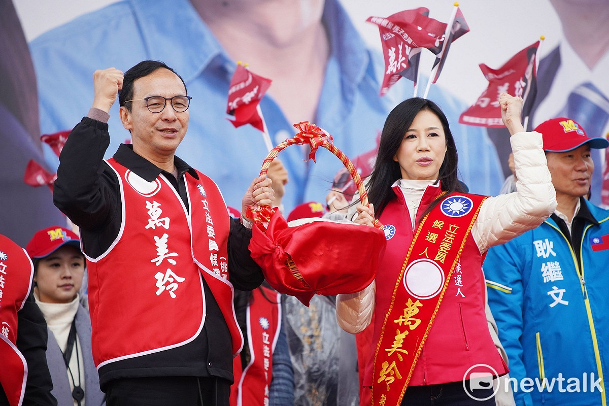 前新北市長朱立倫多次回家鄉桃園為萬美玲站台打氣。 圖：林昀真／攝