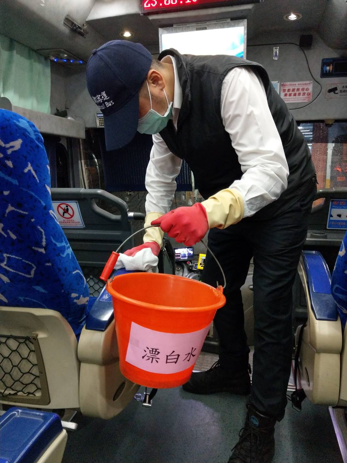 公路總局表示自22日國內出現首起確診病例起，已要求各客運業者做好各項防疫準備工作 圖：公路總局/提供