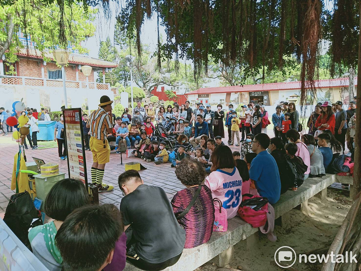 台南知名古蹟赤崁樓在春節期間湧入大量人潮。 圖：黃博郎／攝