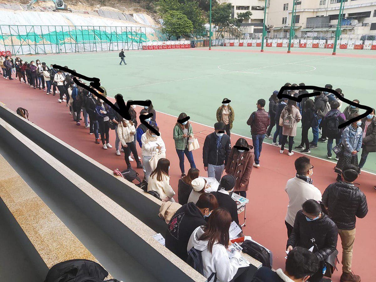 醫管局員工陣線指出此次罷工訴求，包括禁止非港人旅客經由中國大陸入境。相片經劃黑線遮眼處理。 圖 : 翻攝自醫管局員工陣線臉書