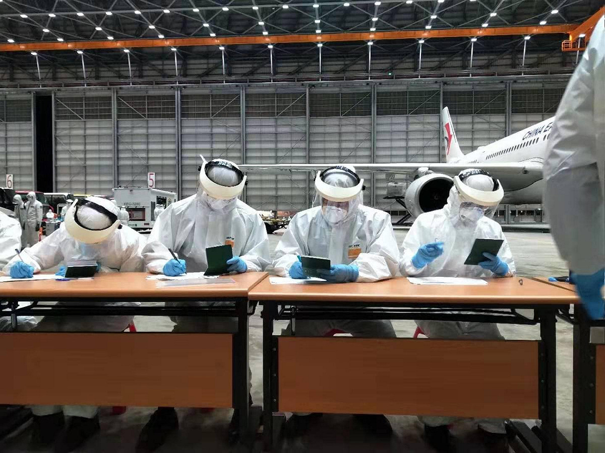 第二批武漢包機一事至今仍未有下文，儘管政府已做好各種準備，隨時可以派機前往，但與中國間卻溝通不順，導致無法接回滯留當地的國人。 圖：翻攝自爆料公社臉書社團
