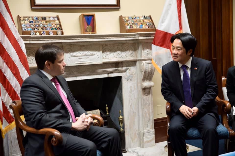 準副總統賴清德抵達華府訪問，會晤共和黨籍參議員盧比歐（左）。 圖：翻攝賴清德臉書