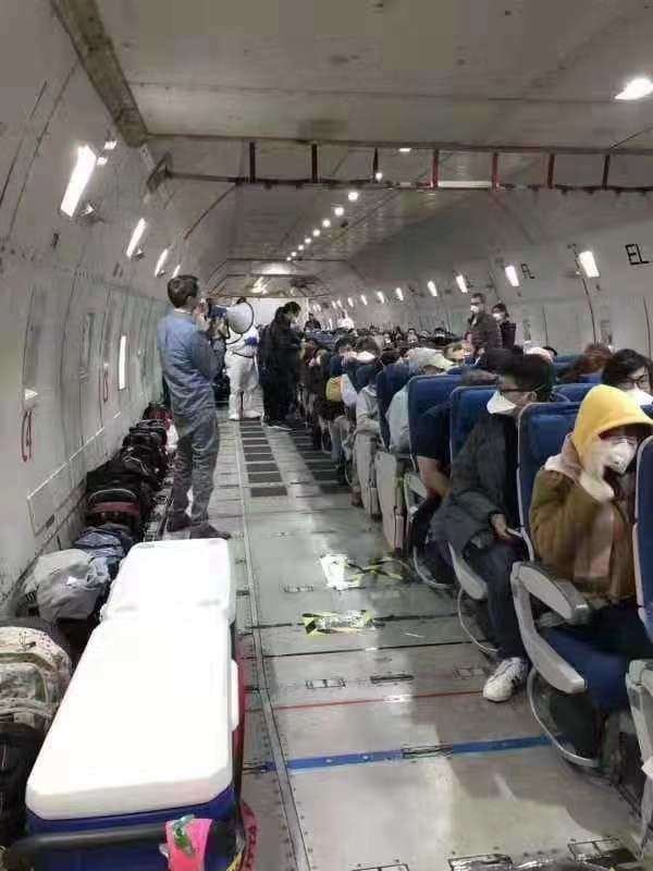 美國派波音747-400貨機撤僑，遭中國官媒及網民譏諷。 圖：翻攝自推特（資料照片）