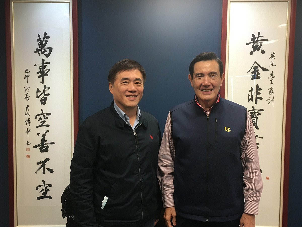 國民黨主席參選人郝龍斌拜會前總統馬英九。 圖：郝龍斌辦公室/提供