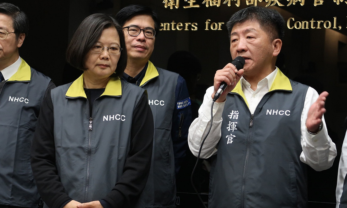 總統蔡英文與衛福部長陳時中（右） 圖：林朝億/攝