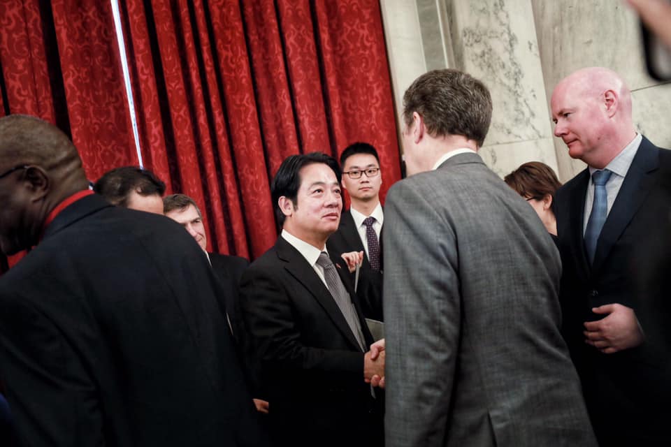賴清德透過臉書貼文表示，碰見的美國友人也都對武漢肺炎疫情表達高度關心。 圖/賴清德臉書