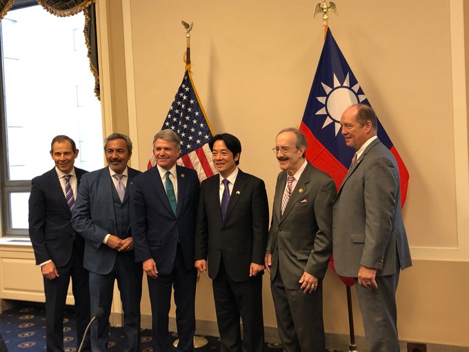 賴清德與美眾議員的合照。 圖：翻攝自twitter@RepTedYoho