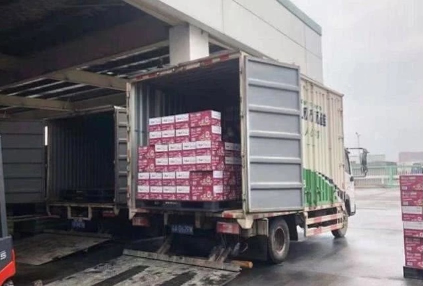 為保障員工健康安全和食品品質，康師傅實施一系列防疫措施。 圖：翻攝自微信